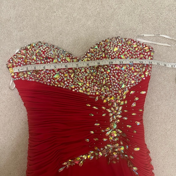 Tony Bowls NWOT Red evening gown sz.4 - Picture 4 of 7